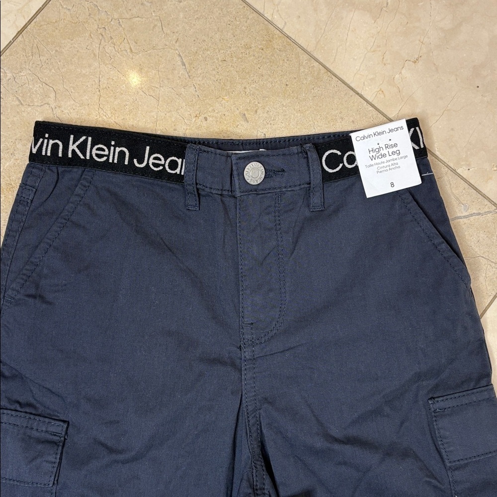⭐️ NWT Calvin Klein Jeans High Rise Wide Leg Navy Cargo Pants- size 8 - Picture 4 of 10